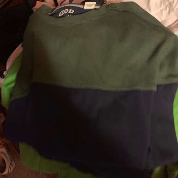 Izod crewneck - Picture 1 of 1